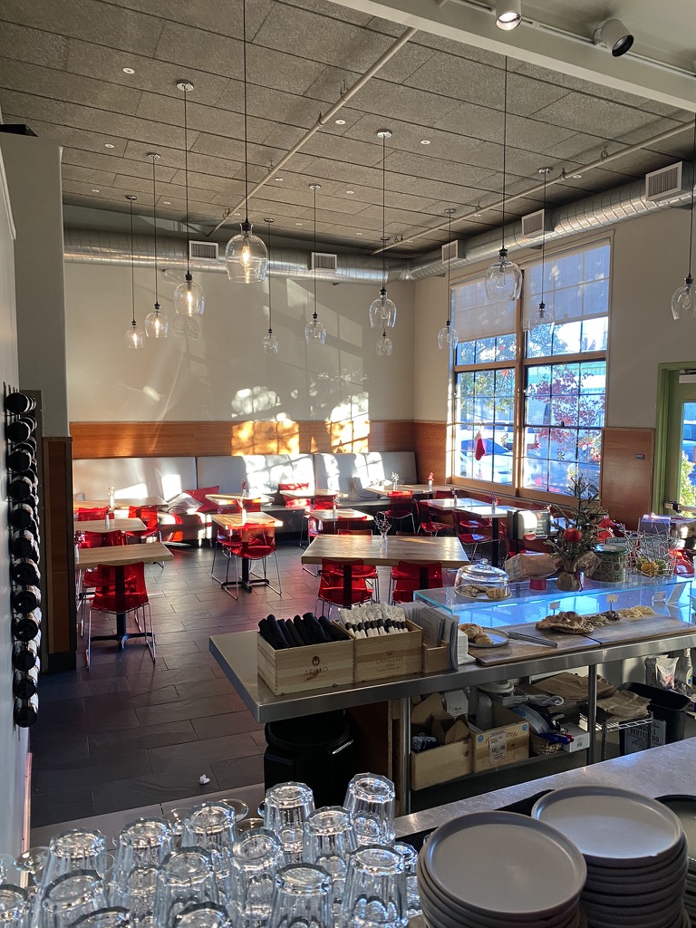 Passione Emporio's dining room